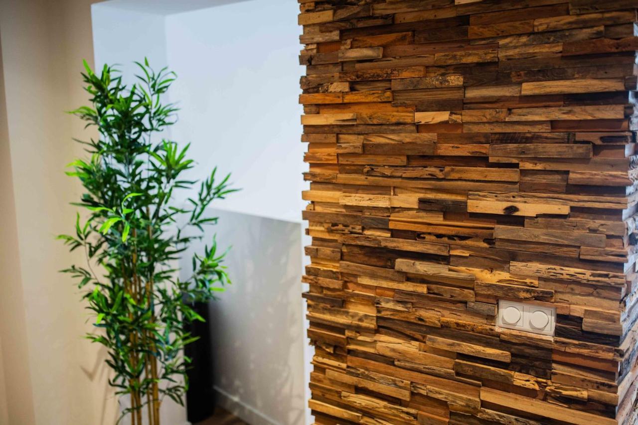 Apartment Historical 80m2 Retreat With Sauna Option - R51b *
